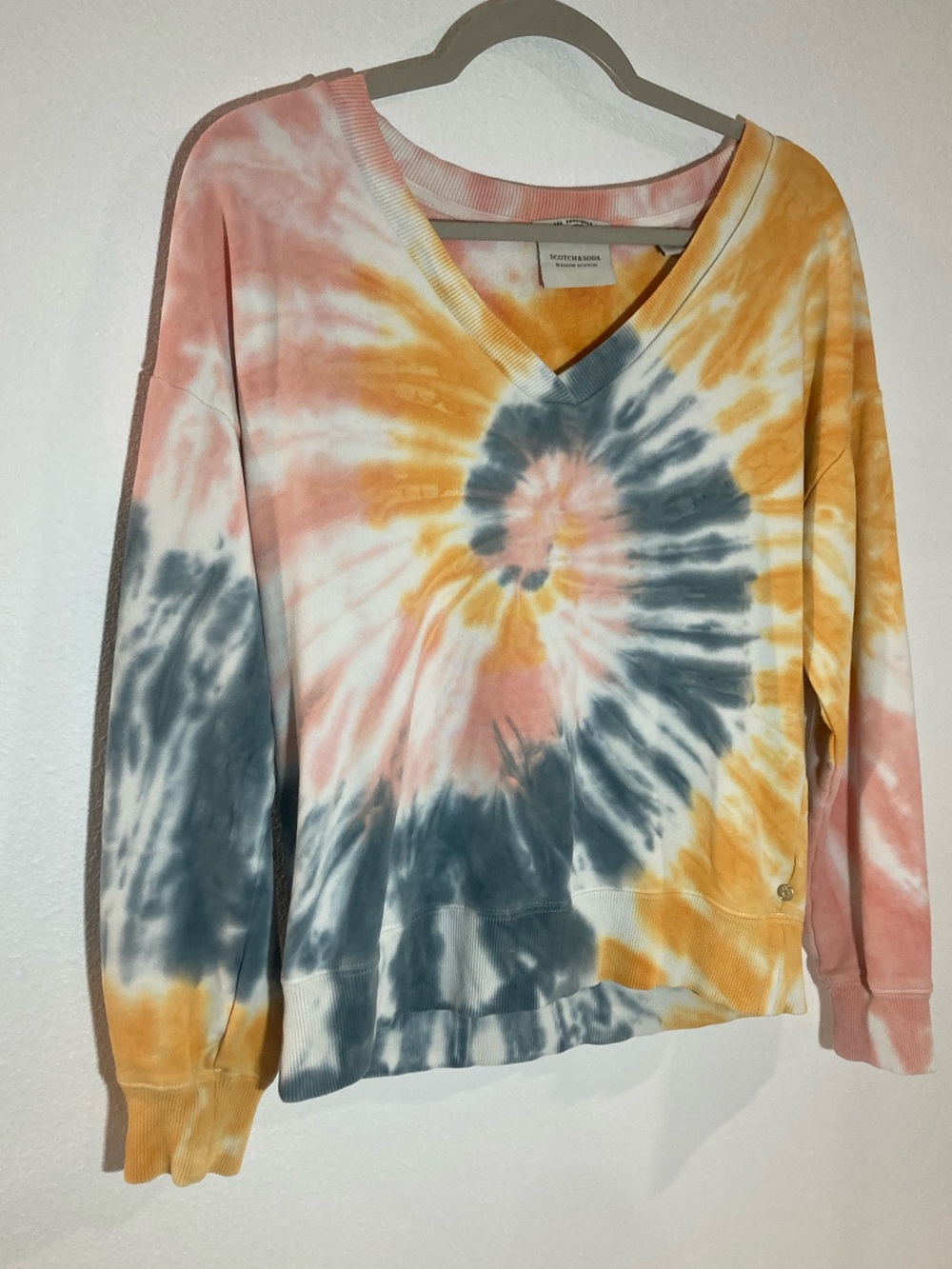 Scotch & Soda Resort Maison Scotch Spellout Tie Dye V-Neck Pullover Sweatshirt